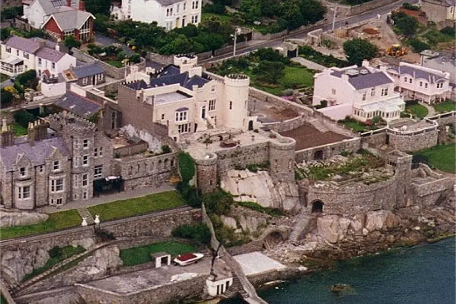 Read more about the article CLIFF HOUSE, DALKEY